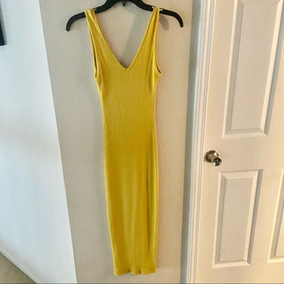 New Akira Yellow Ribbed Bodycon Midi Low Cut Dress Small - Picture 3 of 3